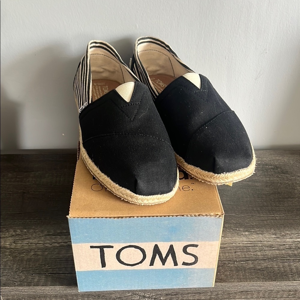 TOMS Classic Black Slip-On Shoes 10.5